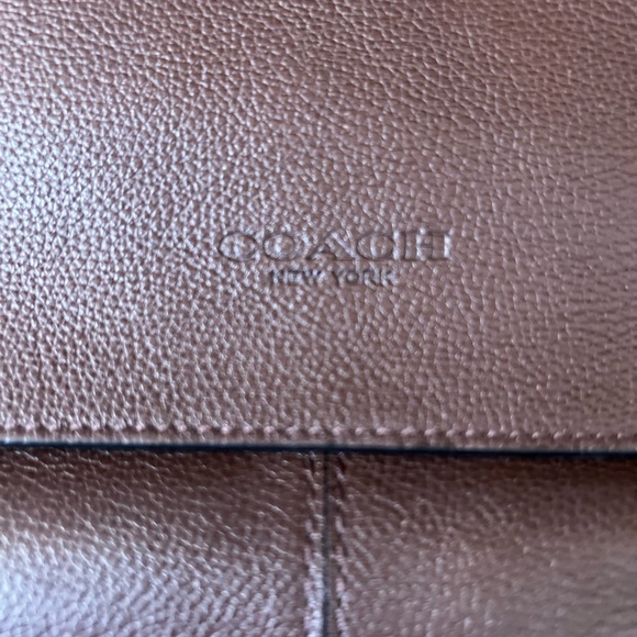 Medium sized coach satchel. Convenient and stylish - Picture 6 of 10